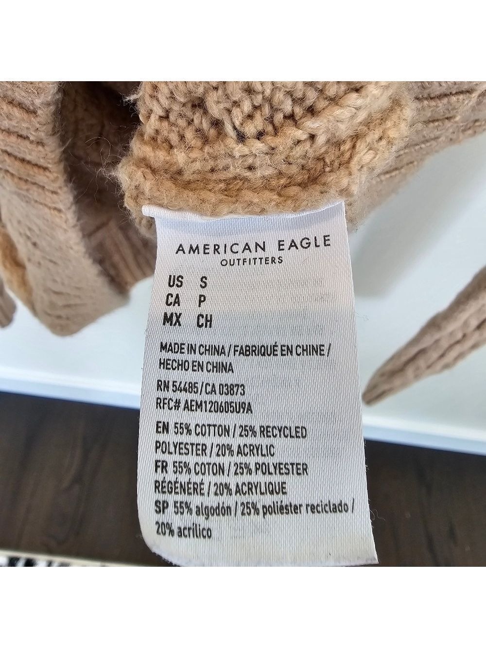 American Eagle Fitted Crewneck Cable Knit Sweater Camel Tan Size Small - Picture 5 of 6